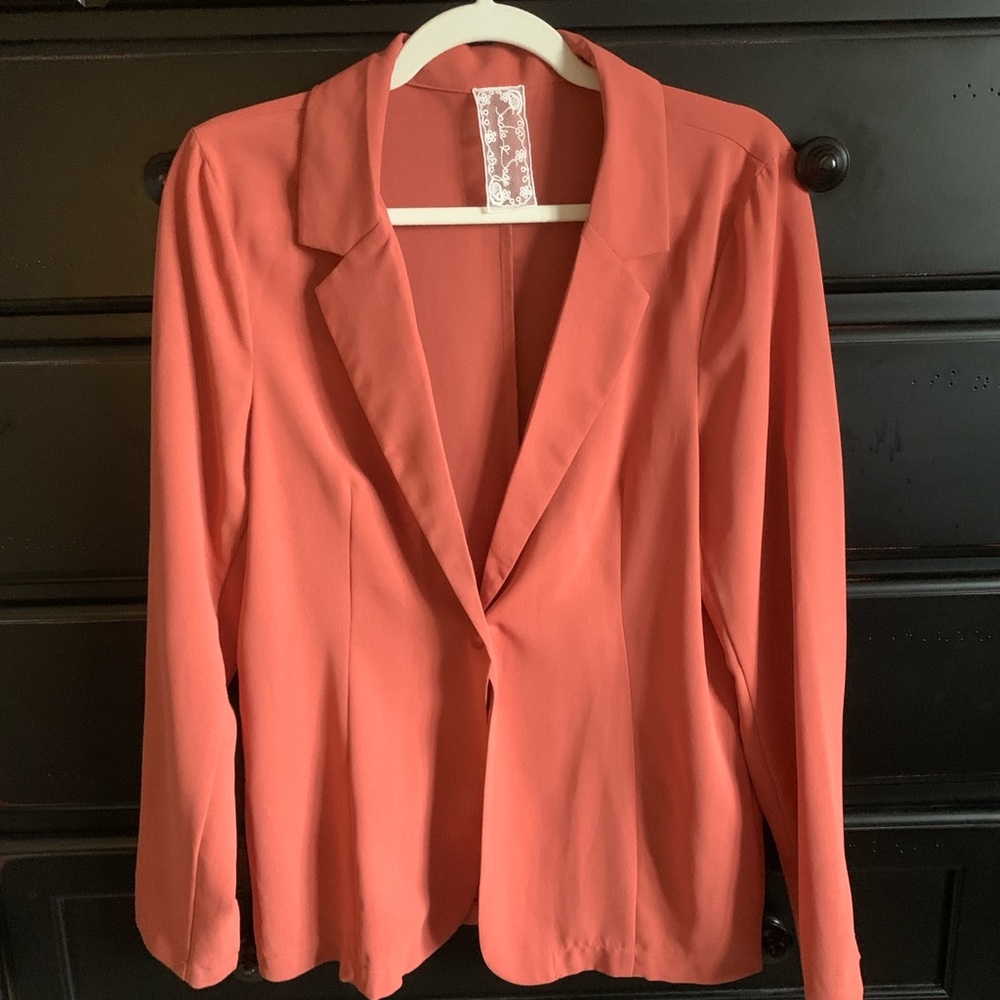 Sadie & Sage coral poly jacket, size l, button